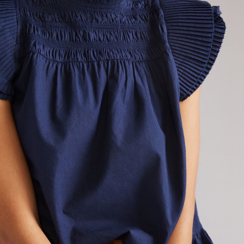 Love the Label Brand Smocked Peplum Navy Blouse Sz L - Picture 3 of 5